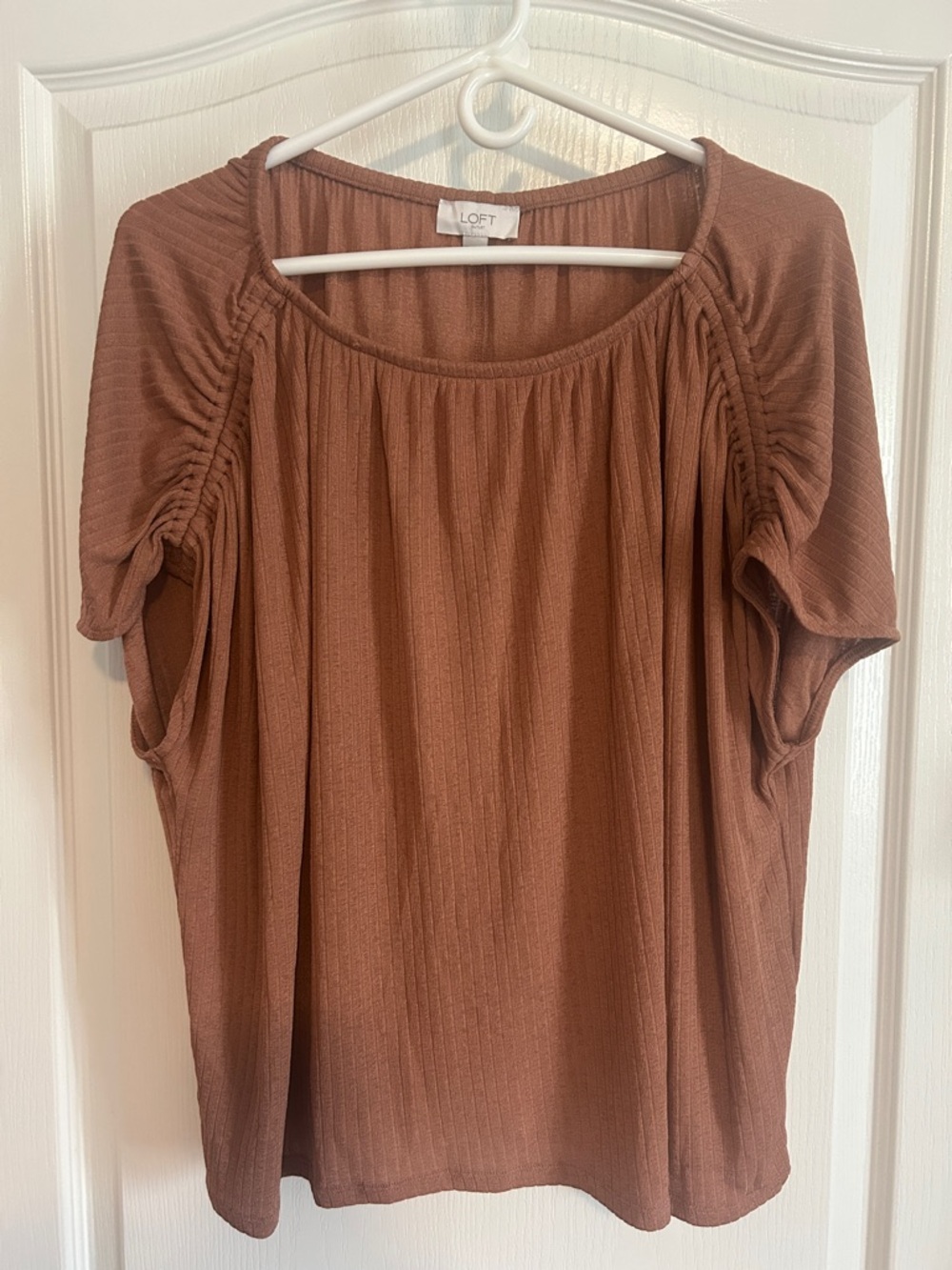 LOFT Rust Brown Scoop Neck Ruched Sleeve Top